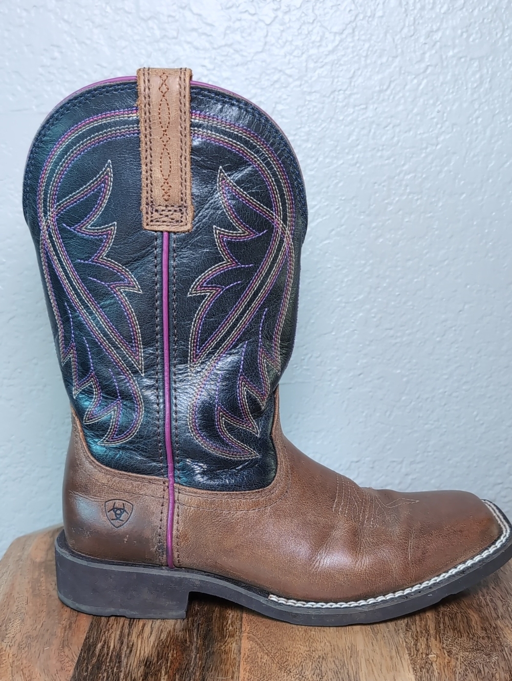 Ariat Brown Leather Western Cowgirl Boots Navy with Pink Accent - Picture 3 of 14